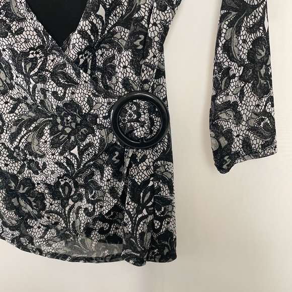 Elementz Women’s Floral Print Deep V Lined Blouse - Picture 3 of 7